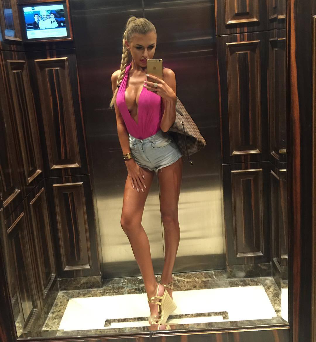Oliiblondie Love In An Elevator picture 3 of 6